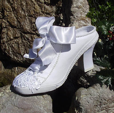 Wedding Tennis Shoes Bridal on Wedding Tennies And Formal Shoes    Comfortable Tennis Shoes
